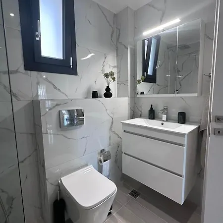 Apartment ἕαr Exceptional *