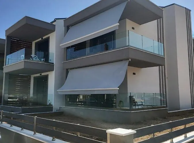ἕαr Exceptional Néa Péramos